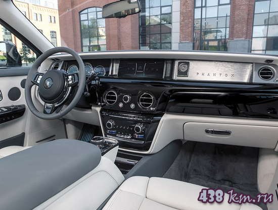 Rolls-Royce Phantom VIII тест-драйв, характеристики Rolls-Royce Phantom VIII тест-драйв, характеристики